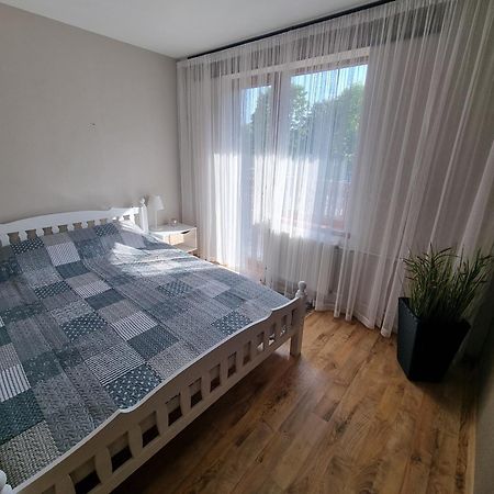 Apartment Kursi Колка Екстериор снимка