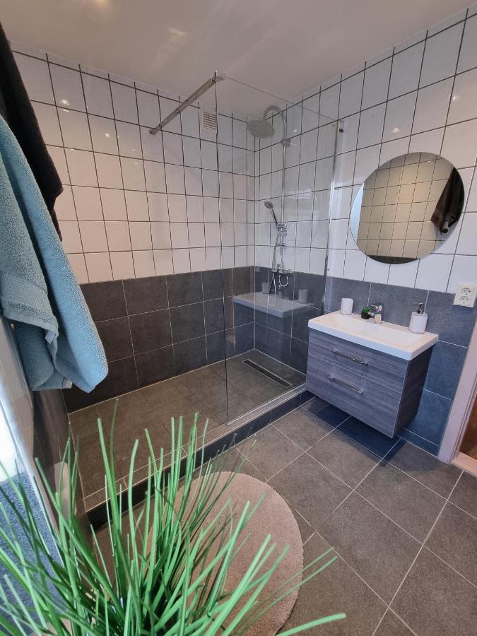 Apartment Kursi Колка Екстериор снимка