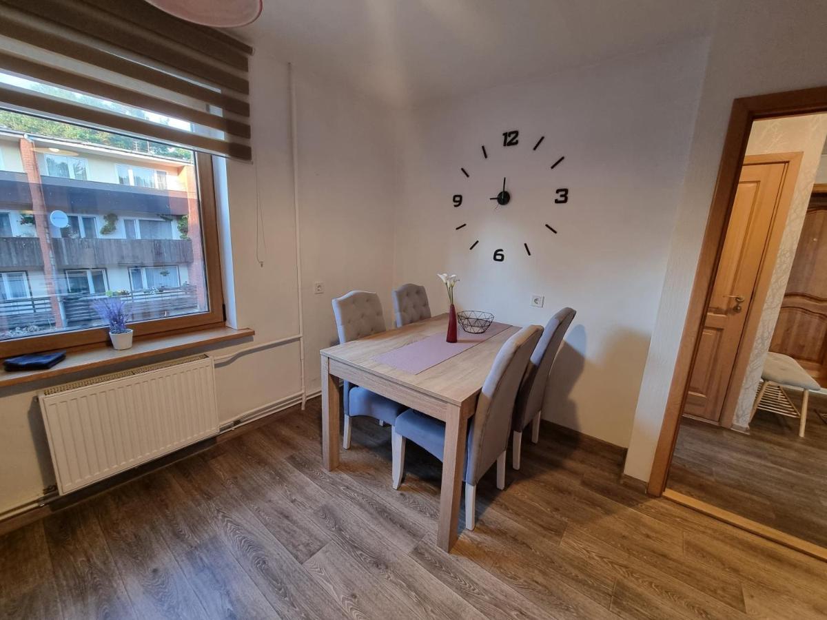 Apartment Kursi Колка Екстериор снимка