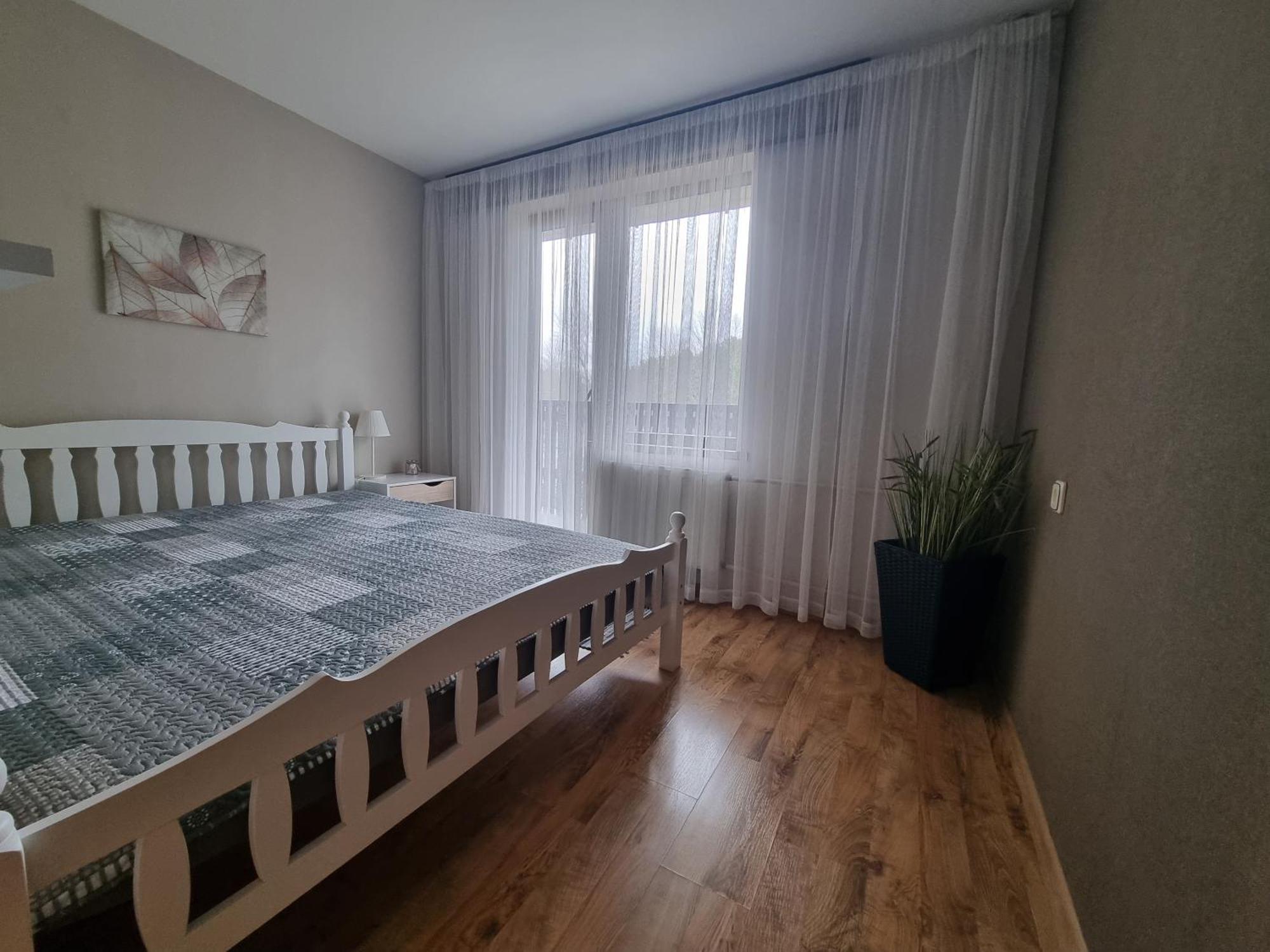 Apartment Kursi Колка Екстериор снимка